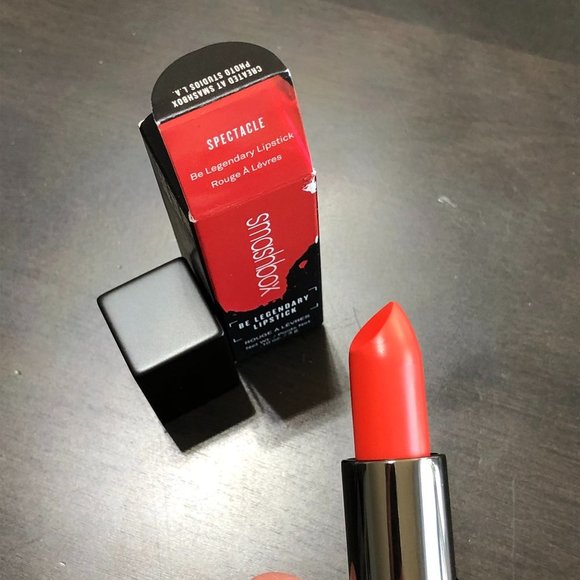 😍 NIB Spectacle" Smashbox RED Lipstick!😍 - Picture 3 of 5